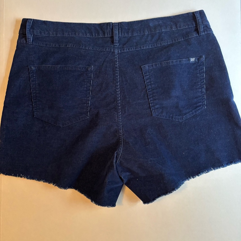 Gap Short Navy Corduroy Frayed Hem Womens size 16‎ plus. Navy blue